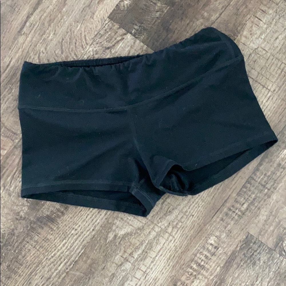 Fleo Black shorts